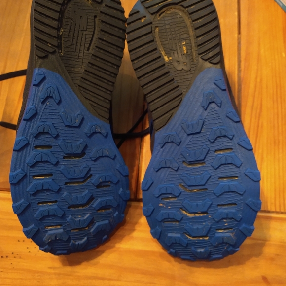 Men's size 8 New Balance - Picture 3 of 4